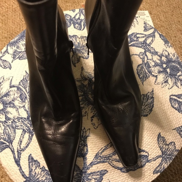 ENZO ANGIOLINI BLACK BOOTEES - Picture 2 of 3